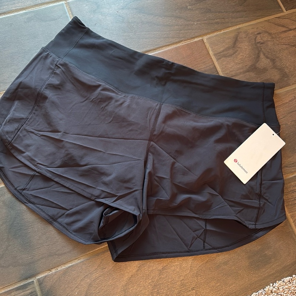 Black Lululemon Speed Up HR Short 4”